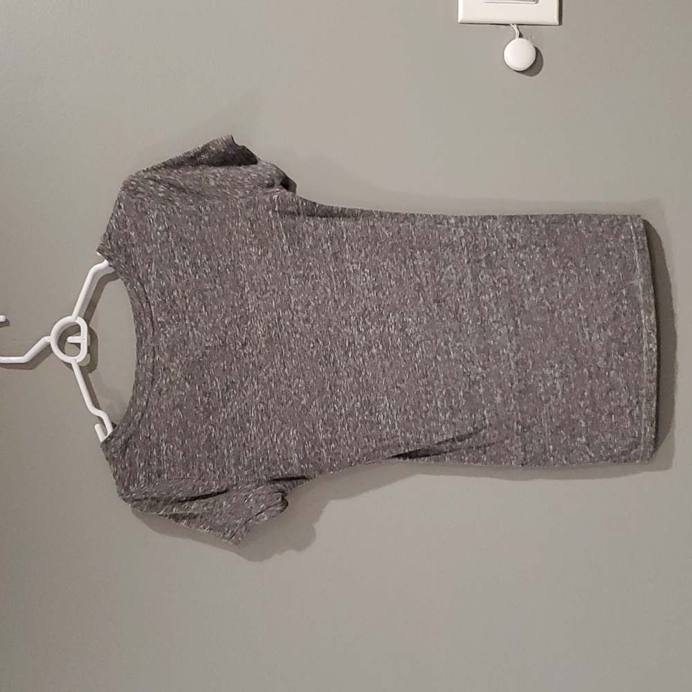 Cute "Love" Top from American Eagle - Picture 2 of 4